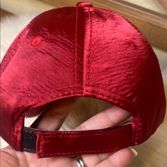 Embroidered Red Floral Cap - Picture 3 of 6